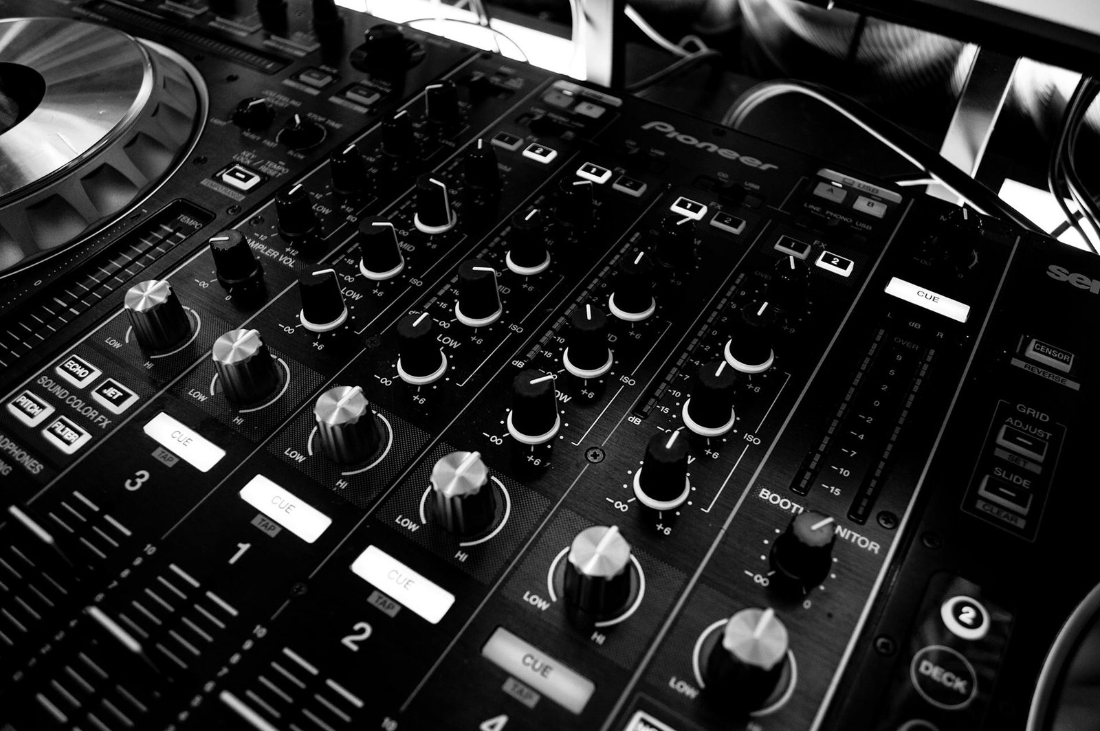 Acoustic equipment